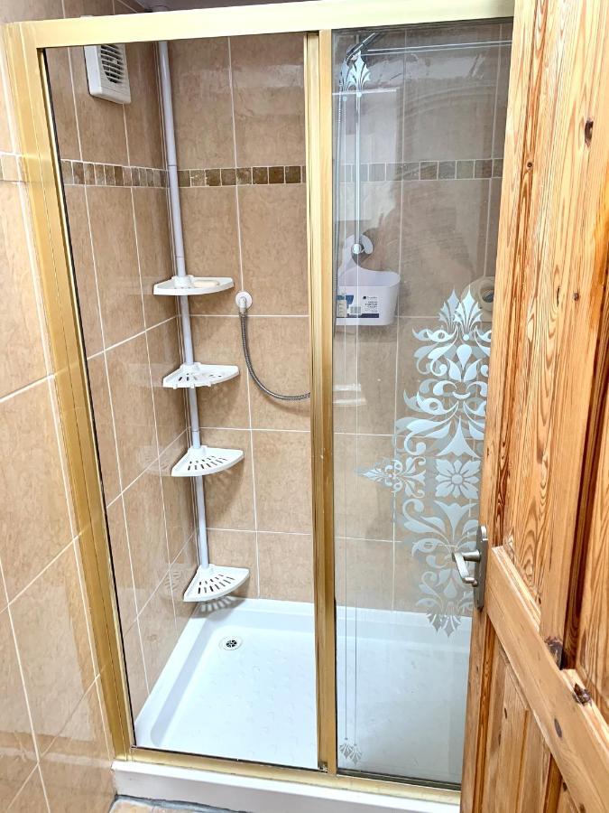 Barrs Court Beds Bed and Breakfast Warmley Exteriör bild
