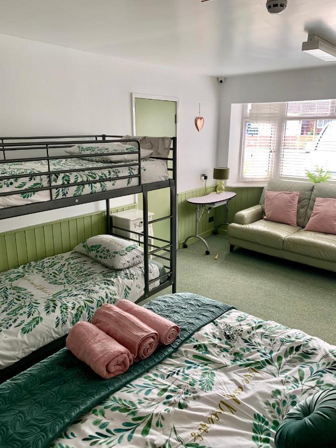 Barrs Court Beds Bed and Breakfast Warmley Exteriör bild