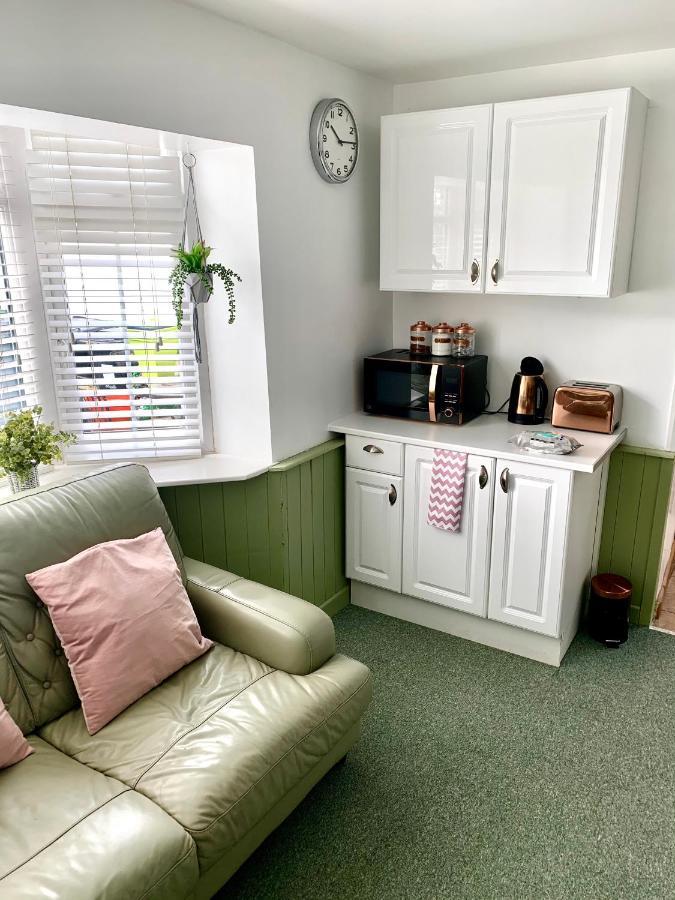 Barrs Court Beds Bed and Breakfast Warmley Exteriör bild