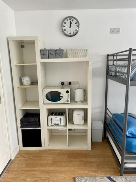 Barrs Court Beds Bed and Breakfast Warmley Exteriör bild